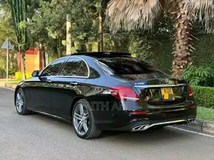 Mercedes-Benz E200 2023 Black
