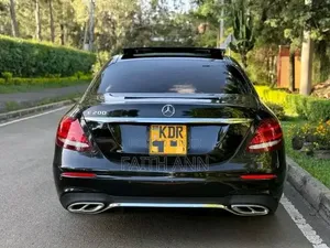 Mercedes-Benz E200 2023 Black