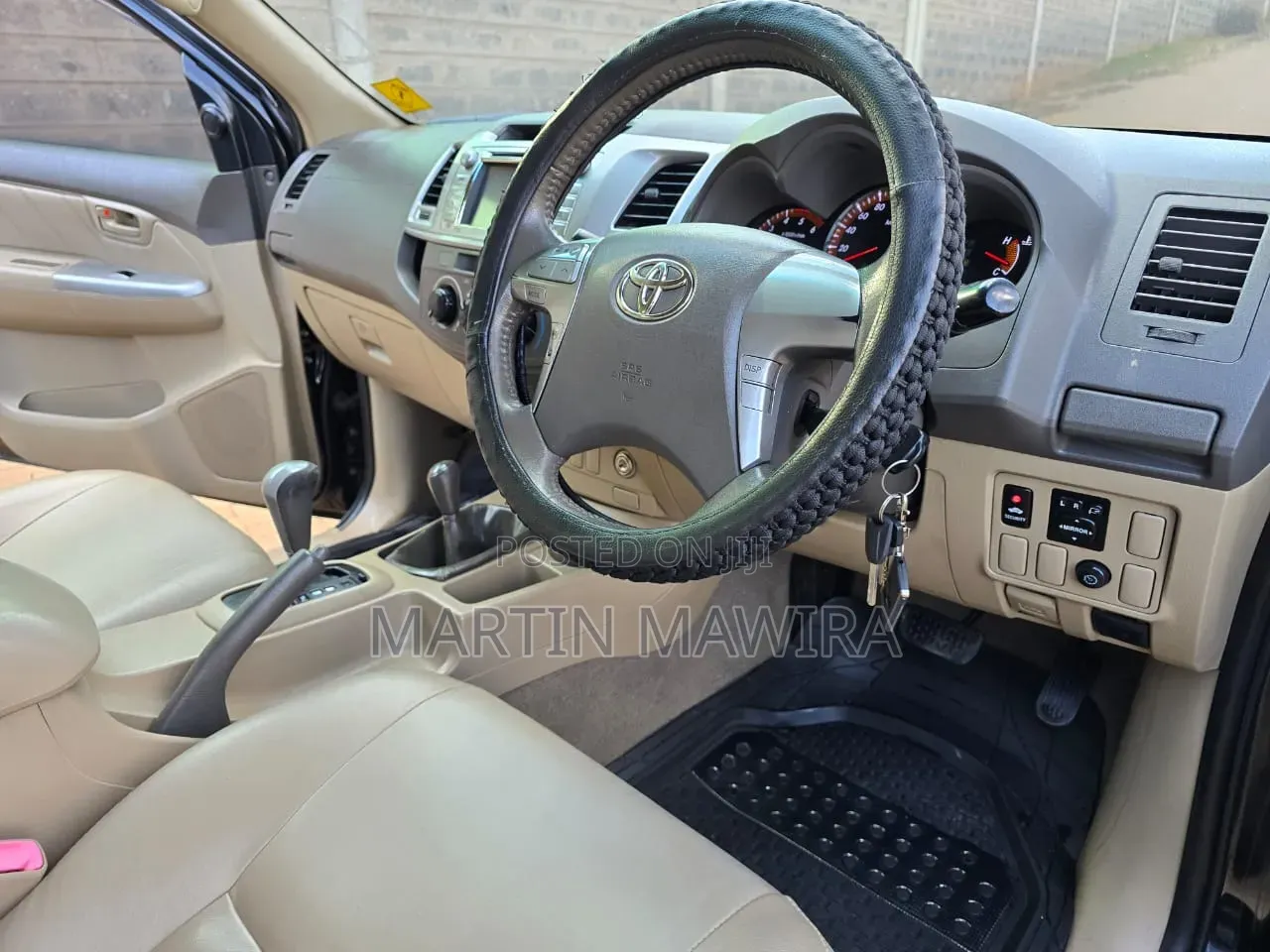 Toyota Hilux 2010 Black