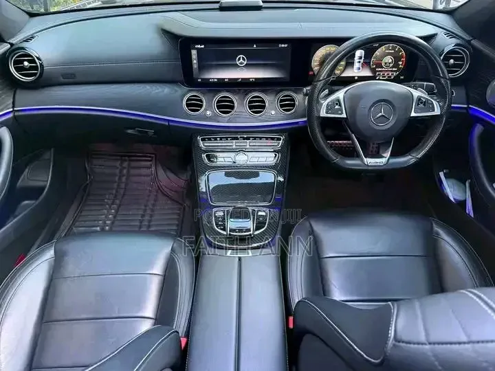 Mercedes-Benz E200 2023 Black