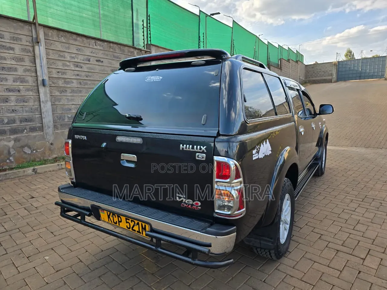 Toyota Hilux 2010 Black