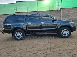 Toyota Hilux 2010 Black