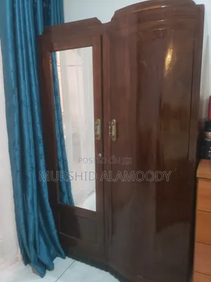 High-Quality Hardwood Storage Cabinet With Built-in Mirror