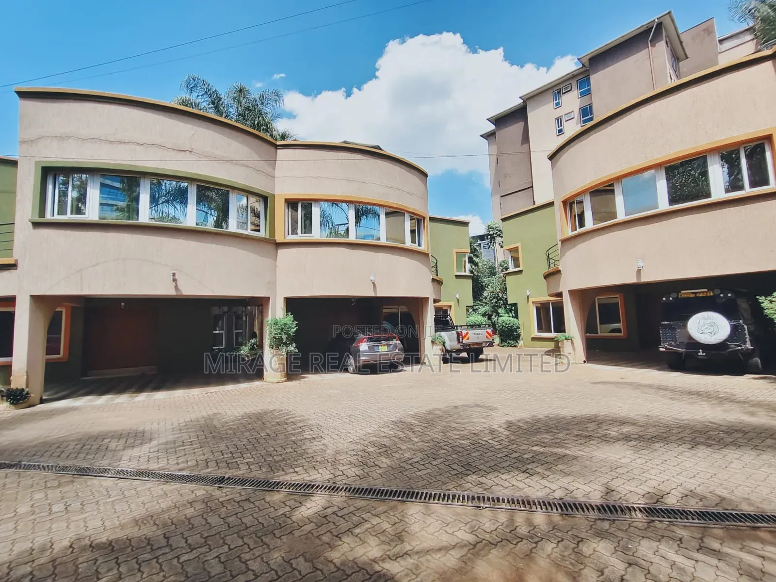 4bdrm Villa in Riverside Drive for rent