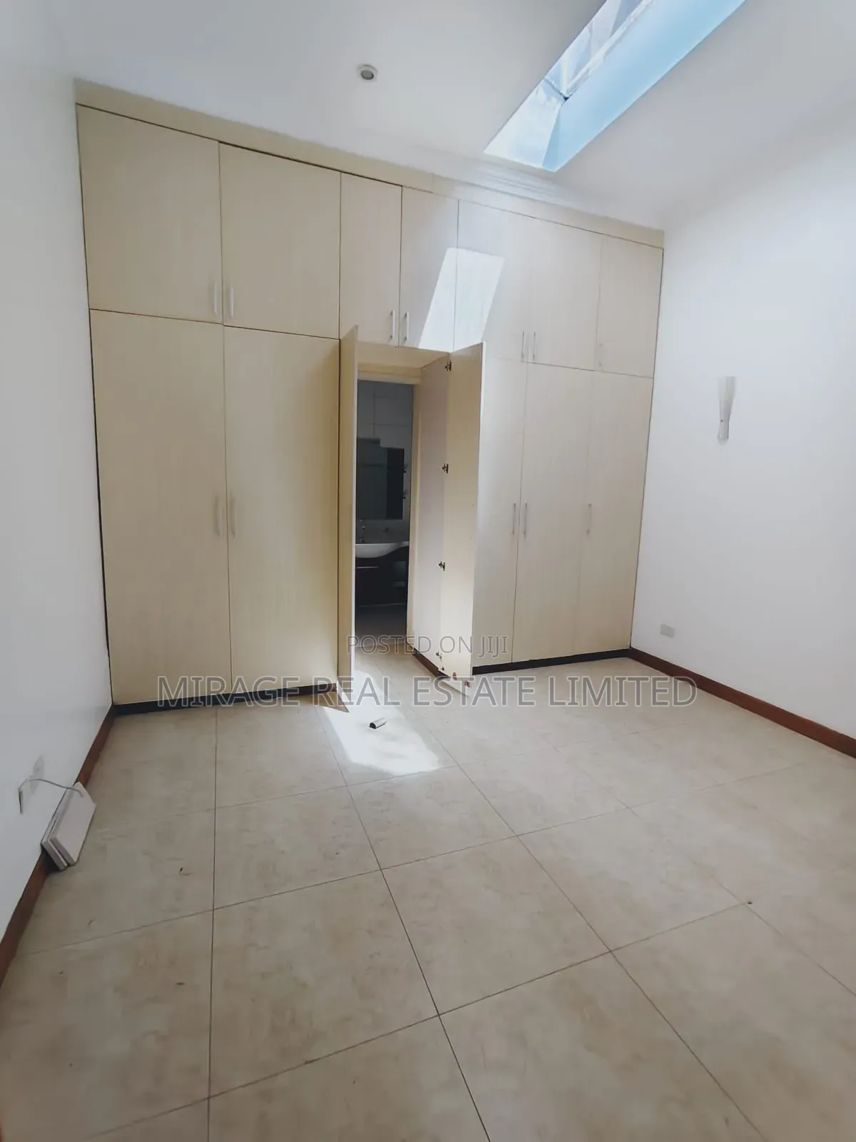 4bdrm Villa in Riverside Drive for rent