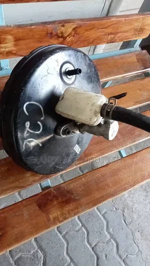 Nisan Serena C26 Brake Booster