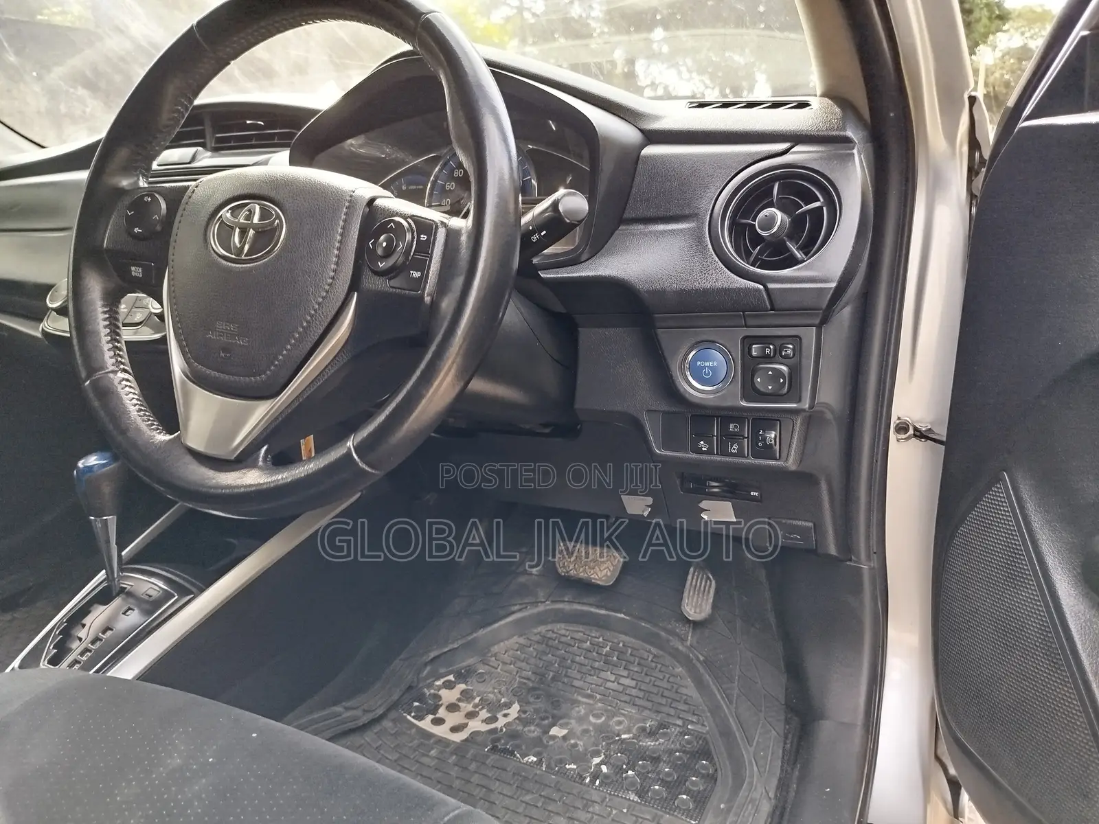 Toyota Corolla Fielder 1.5 Hybrid FWD 2016 Silver