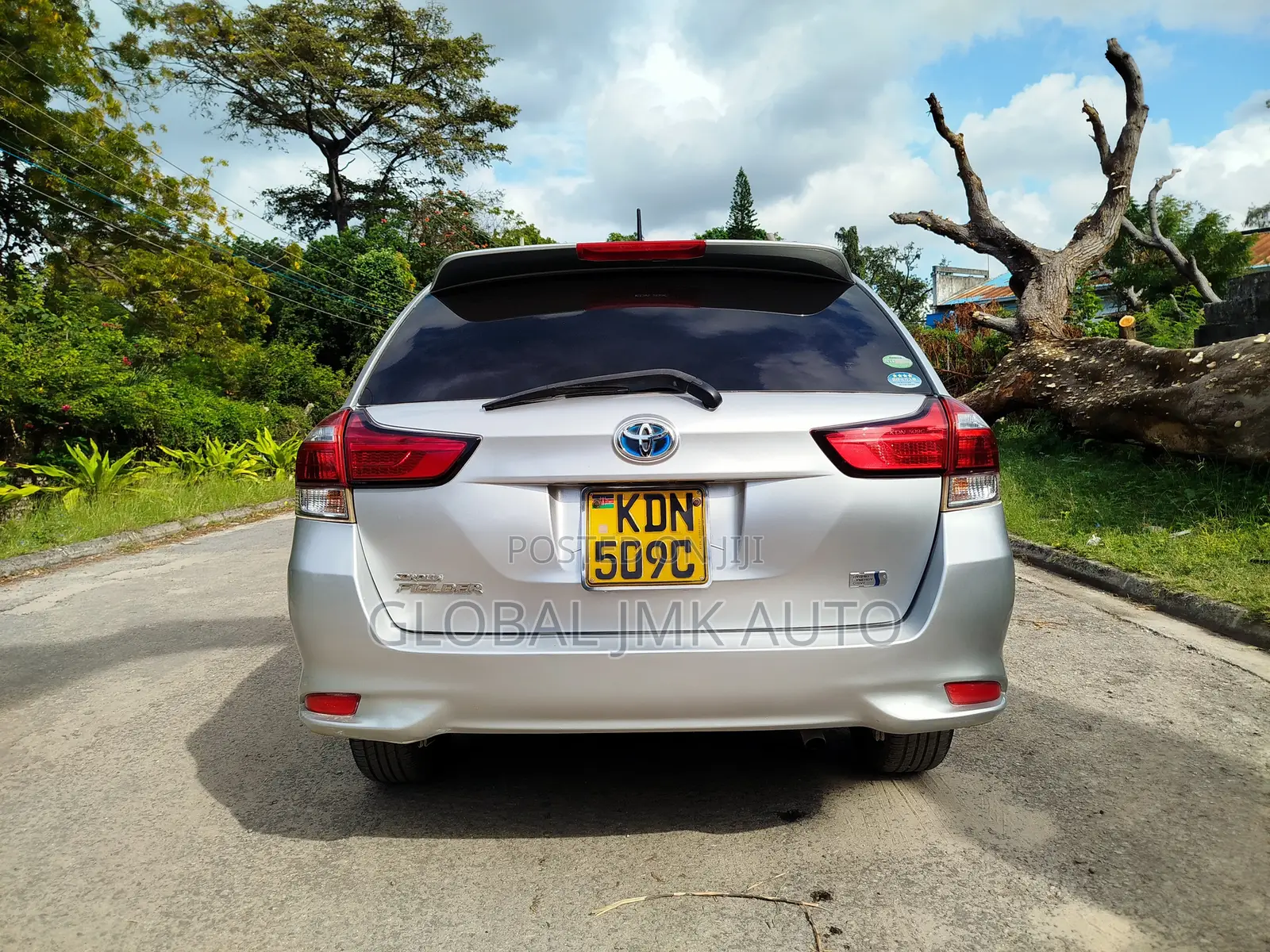 Toyota Corolla Fielder 1.5 Hybrid FWD 2016 Silver