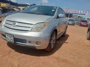 Toyota IST 2003 Silver