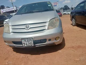 Toyota IST 2003 Silver