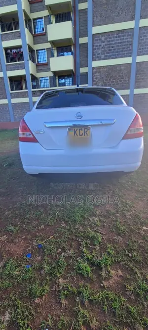 Nissan Tiida 2011 White