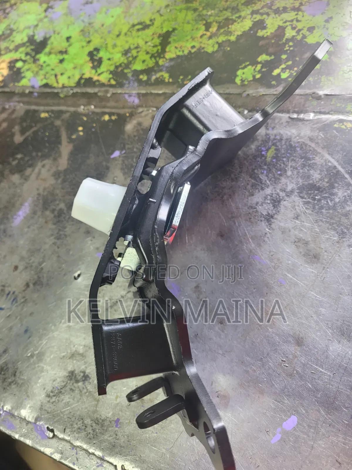 Rear Engine Mounting Toyota Landcruiser 200 Series