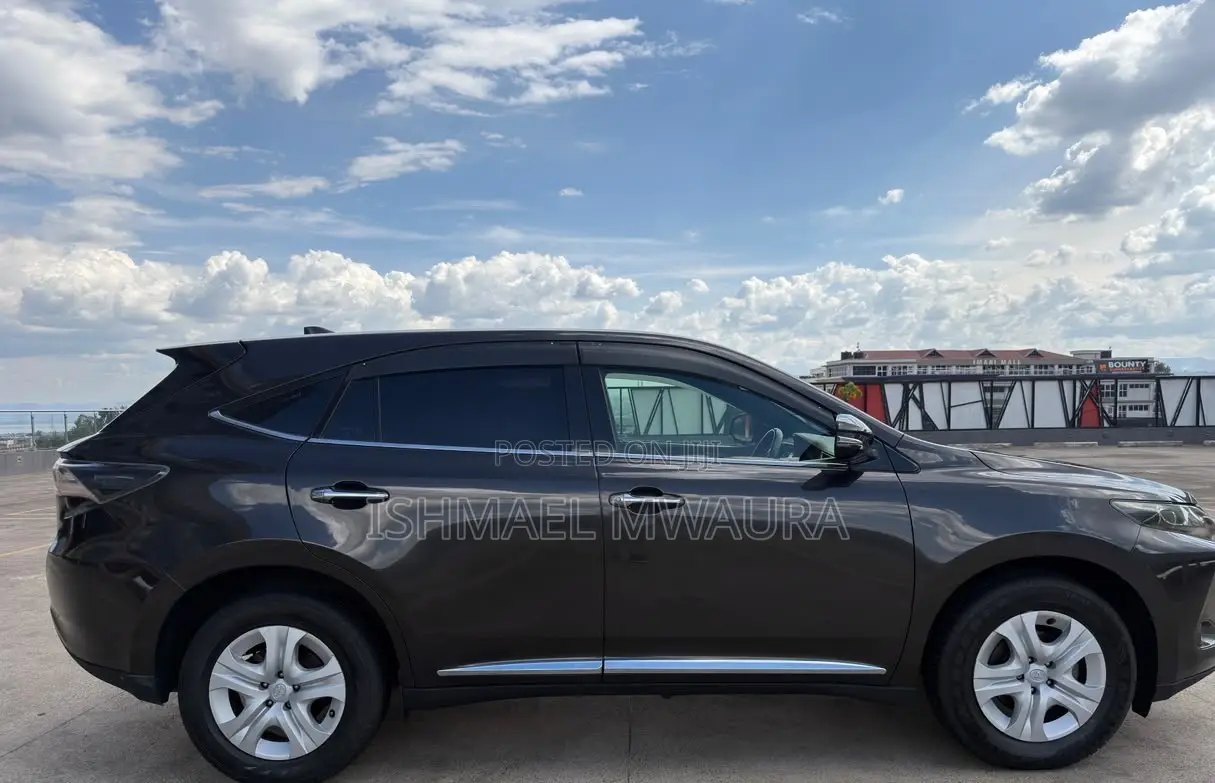 Toyota Harrier 2.0 2014 Black