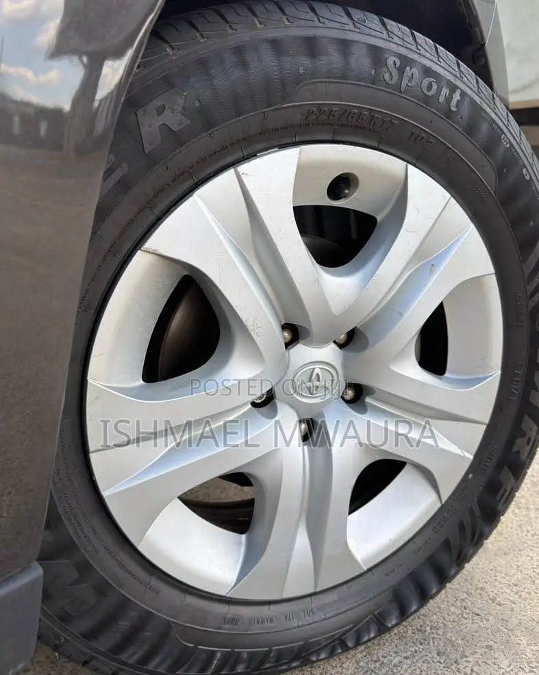 Toyota Harrier 2.0 2014 Black