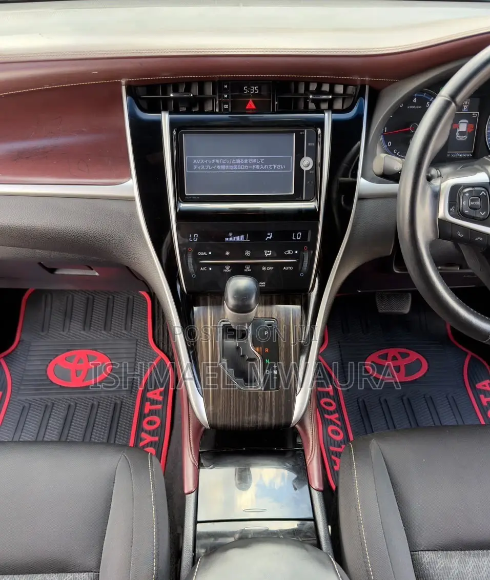 Toyota Harrier 2.0 2014 Black