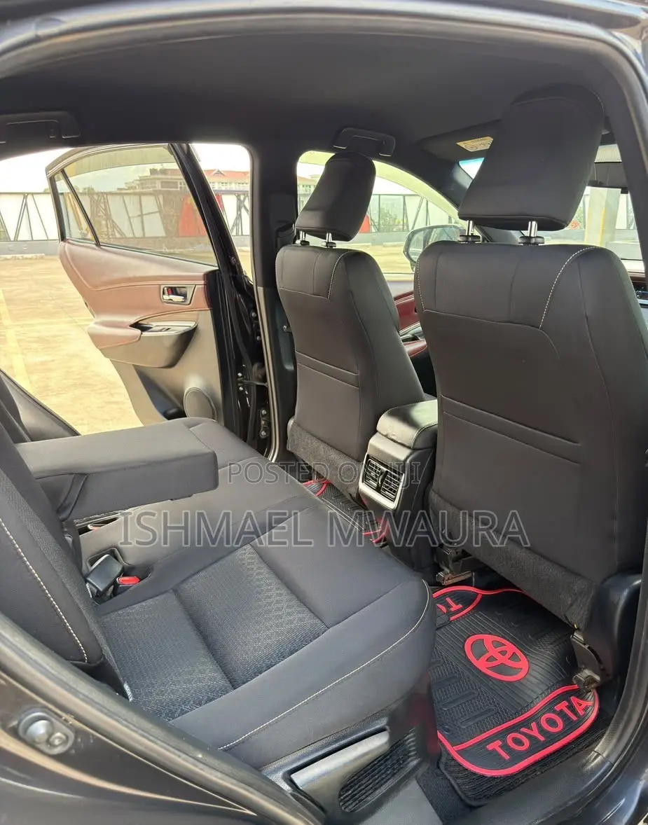 Toyota Harrier 2.0 2014 Black