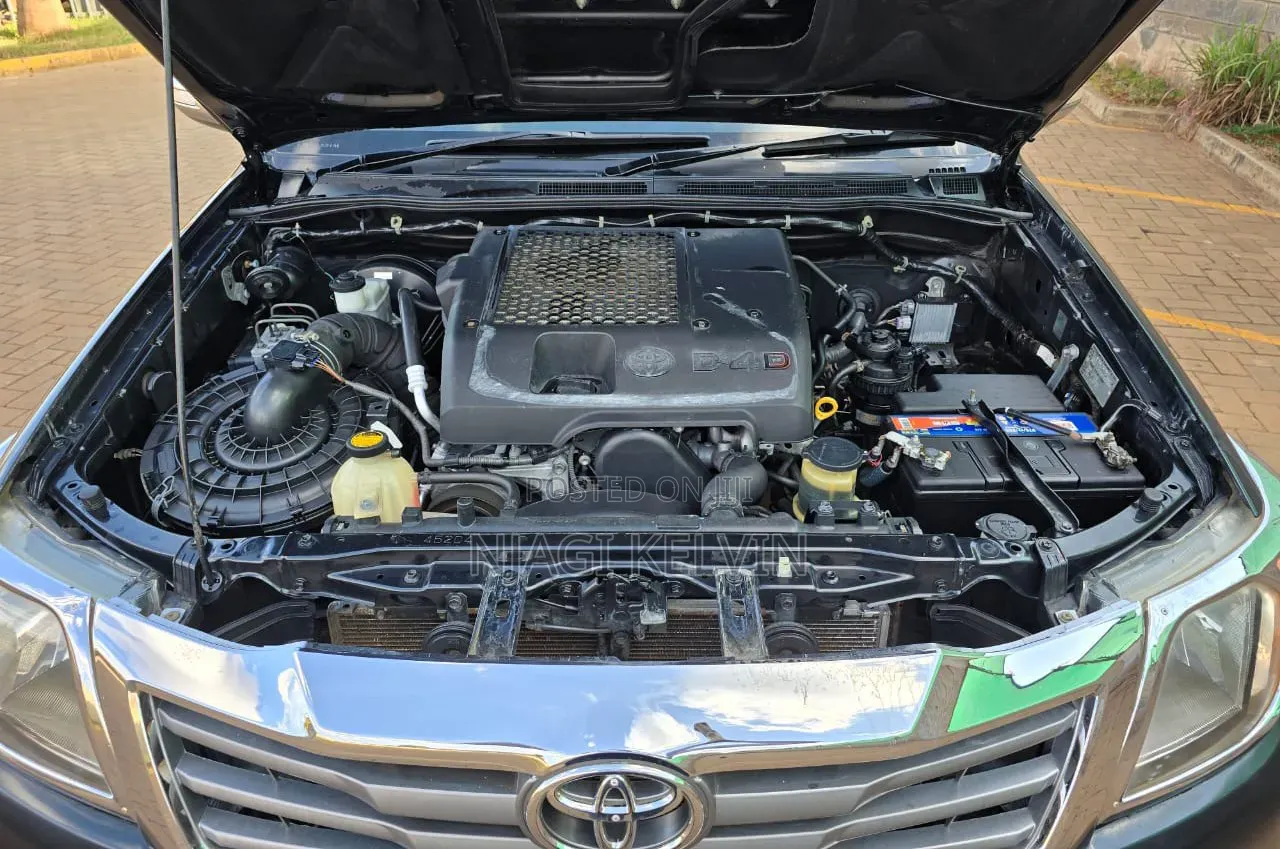 Toyota Hilux 2010 Black