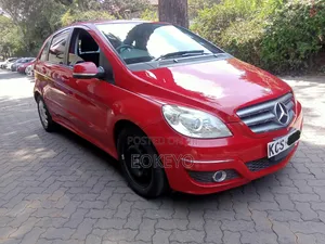 Mercedes-Benz B-Class B180 Petrol 2011 Red