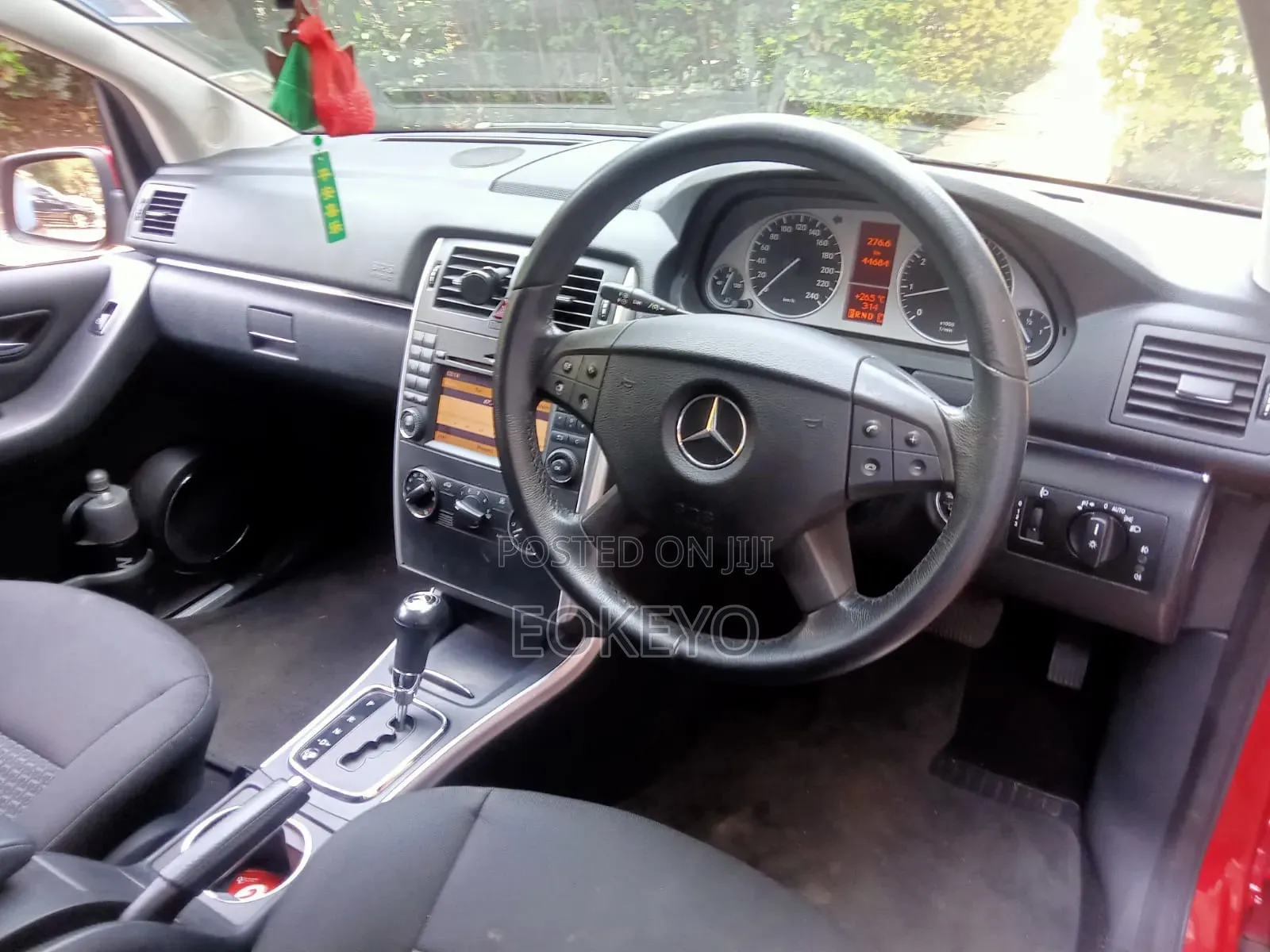 Mercedes-Benz B-Class B180 Petrol 2011 Red