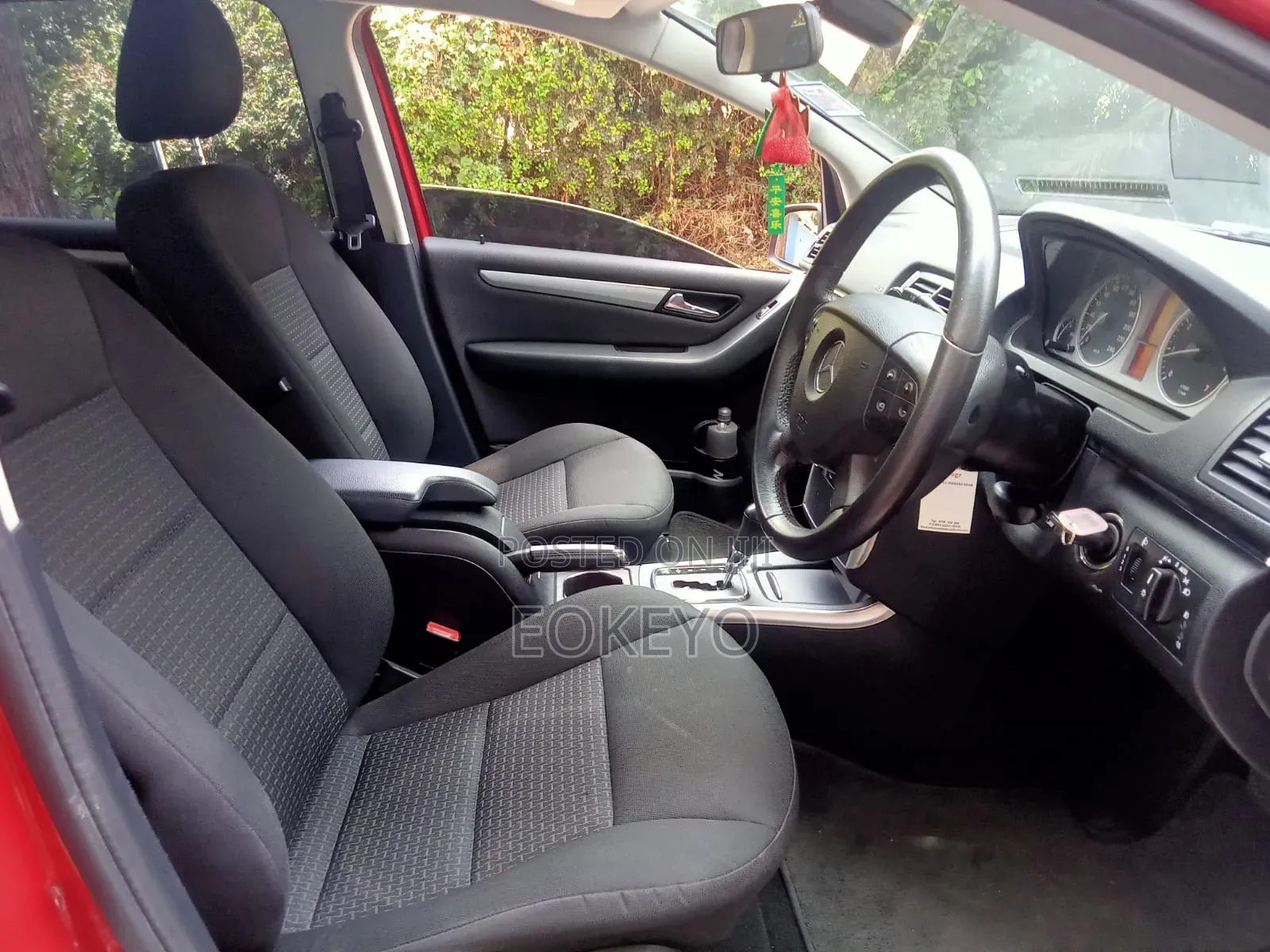 Mercedes-Benz B-Class B180 Petrol 2011 Red