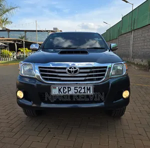 Toyota Hilux 2010 Black