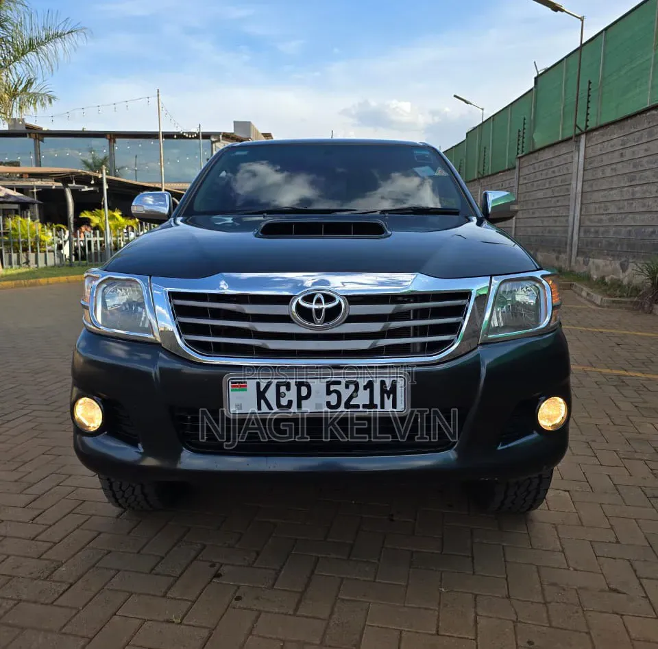 Toyota Hilux 2010 Black