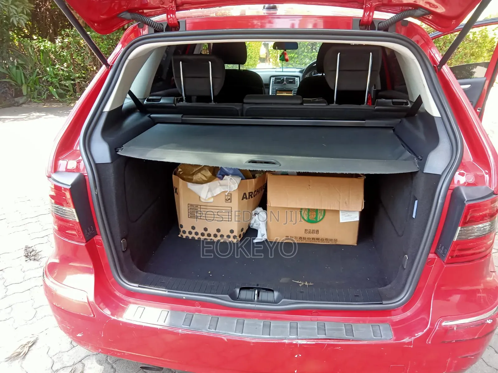 Mercedes-Benz B-Class B180 Petrol 2011 Red