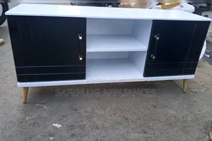 Executive American Flats 4.5FT TV Stand –
