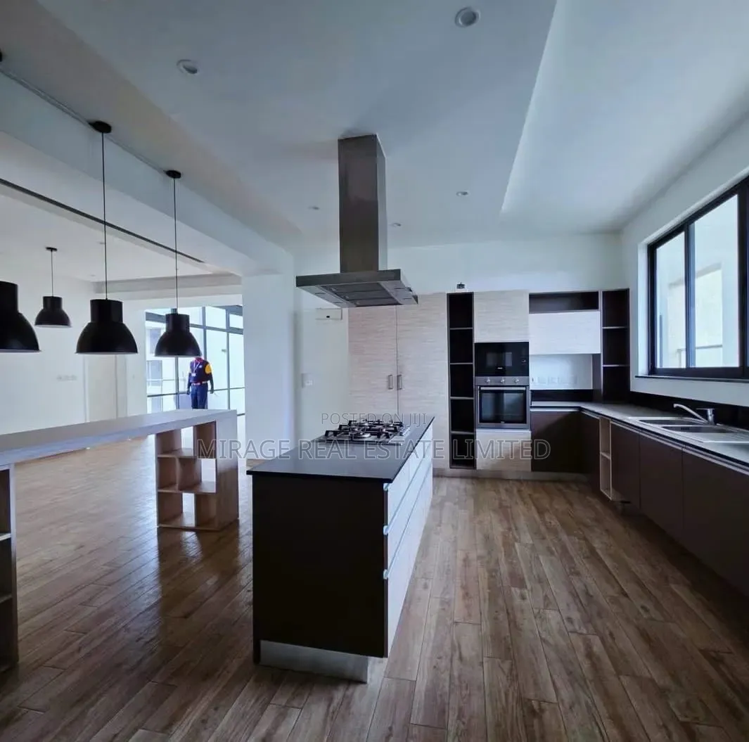 4bdrm Apartment in Riverside Drive for rent