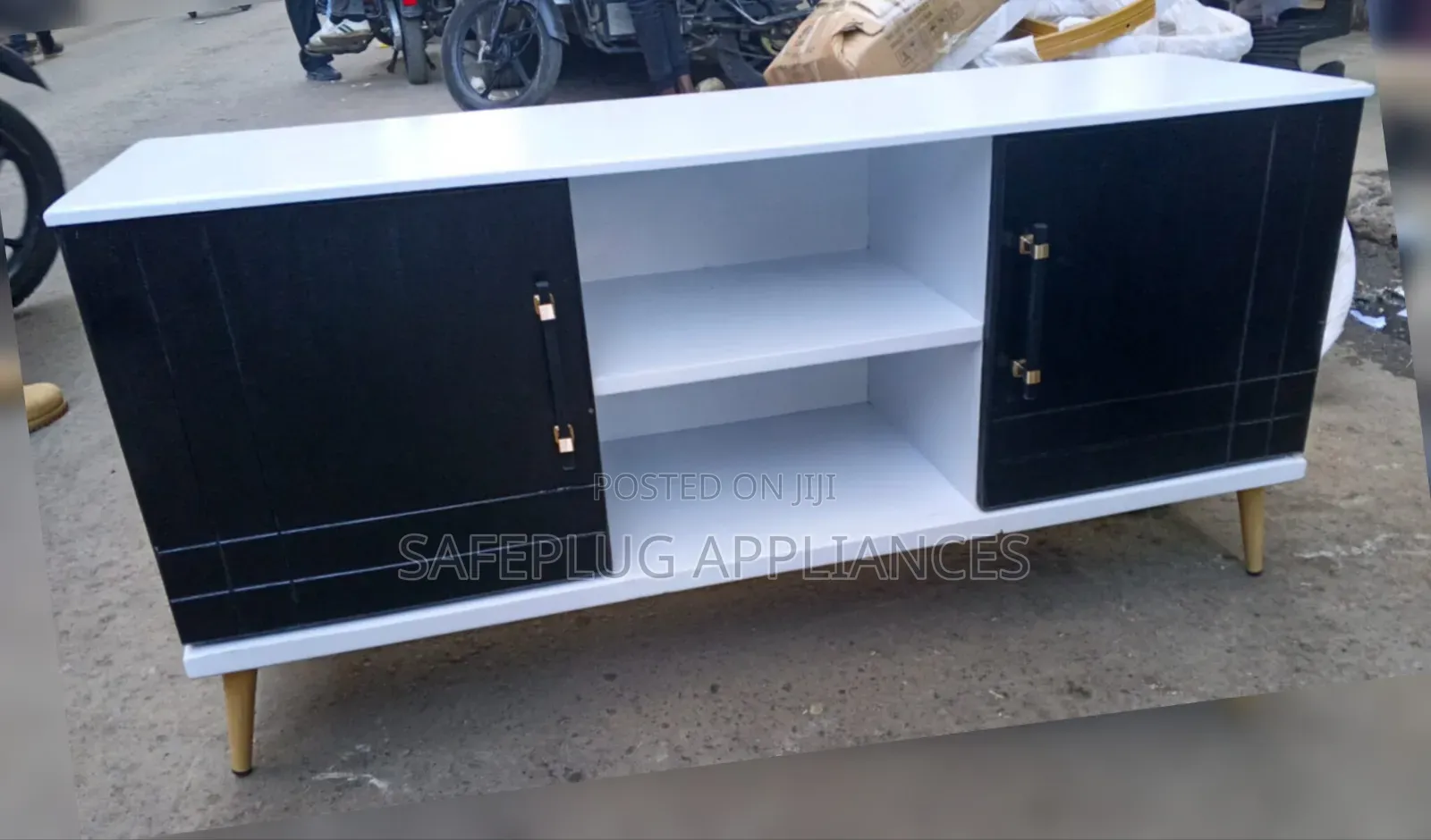Modern 4.5FT American Flats Executive TV Stand 