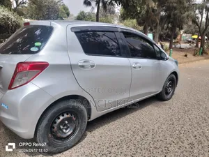 Toyota Vitz 2013 Silver