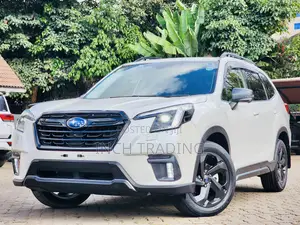 Subaru Forester Premium 2022 White