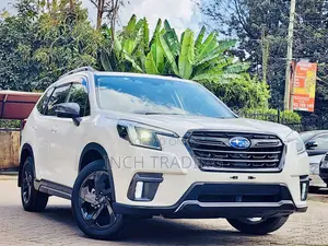 Subaru Forester Premium 2022 White