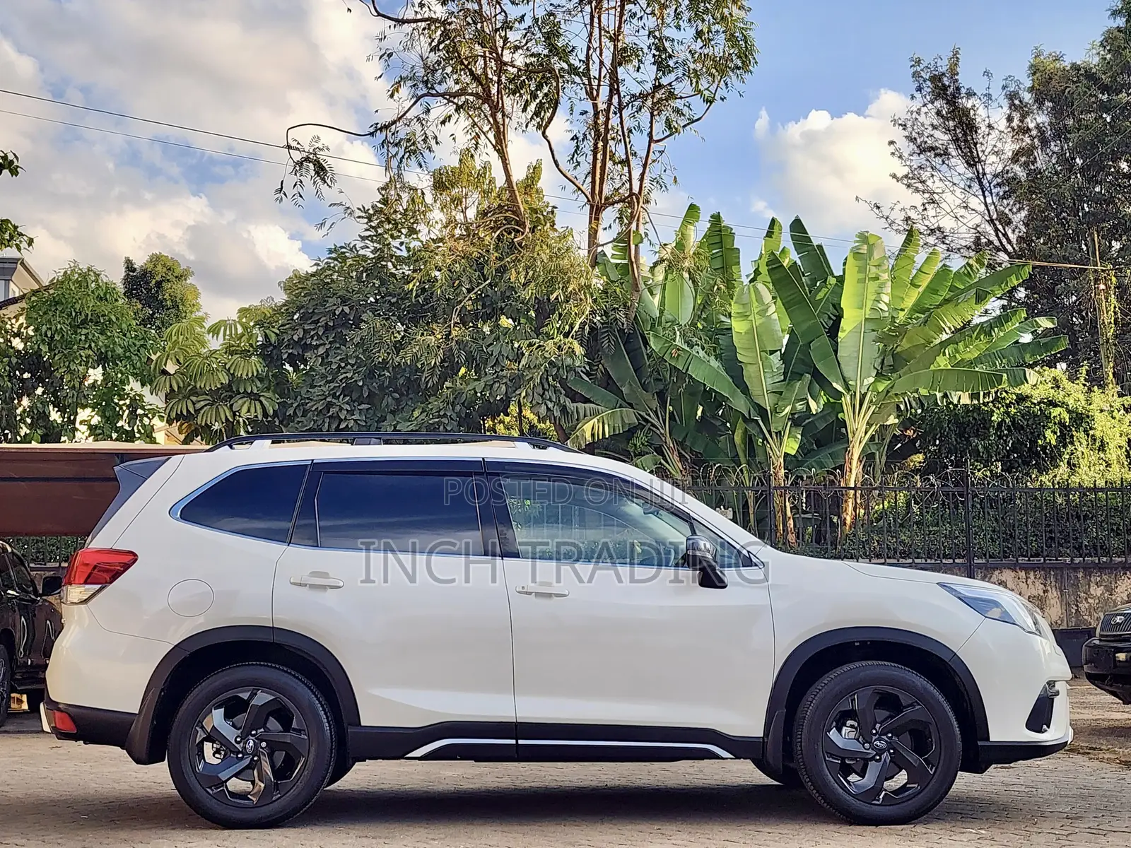Subaru Forester Premium 2022 White