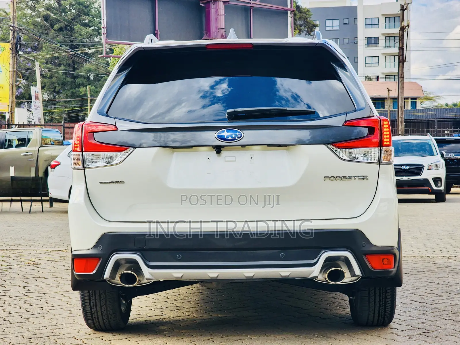 Subaru Forester Premium 2022 White