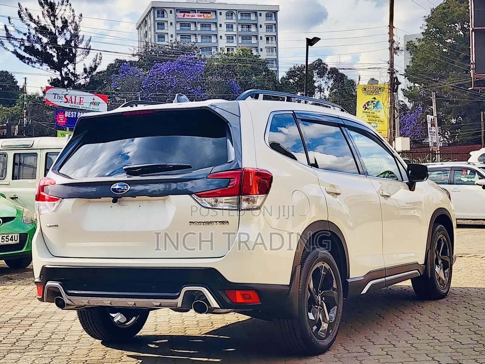Subaru Forester Premium 2022 White