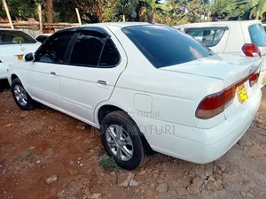 Nissan Sunny 2005 White