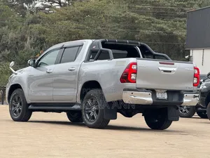 Toyota Hilux 2020 Silver