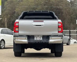 Toyota Hilux 2020 Silver