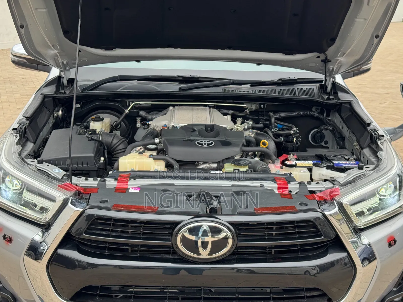 Toyota Hilux 2020 Silver