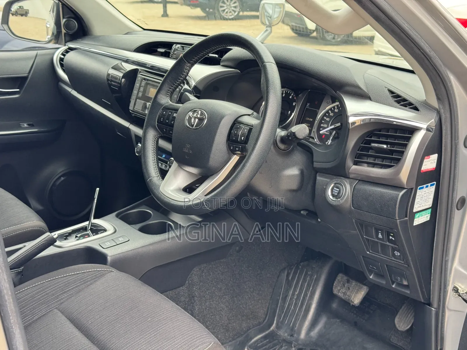 Toyota Hilux 2020 Silver