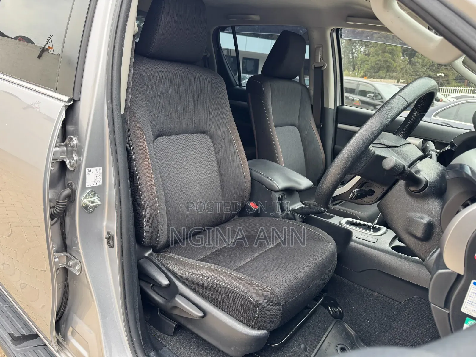 Toyota Hilux 2020 Silver