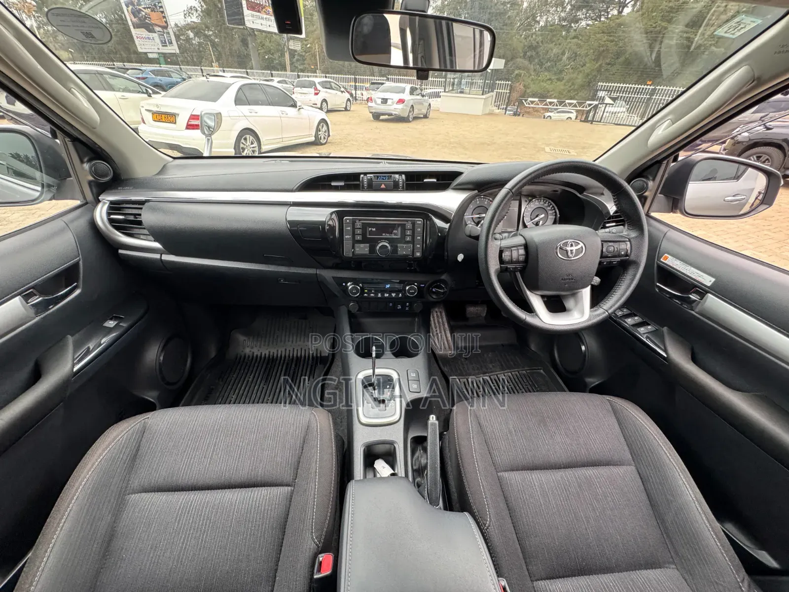 Toyota Hilux 2020 Silver
