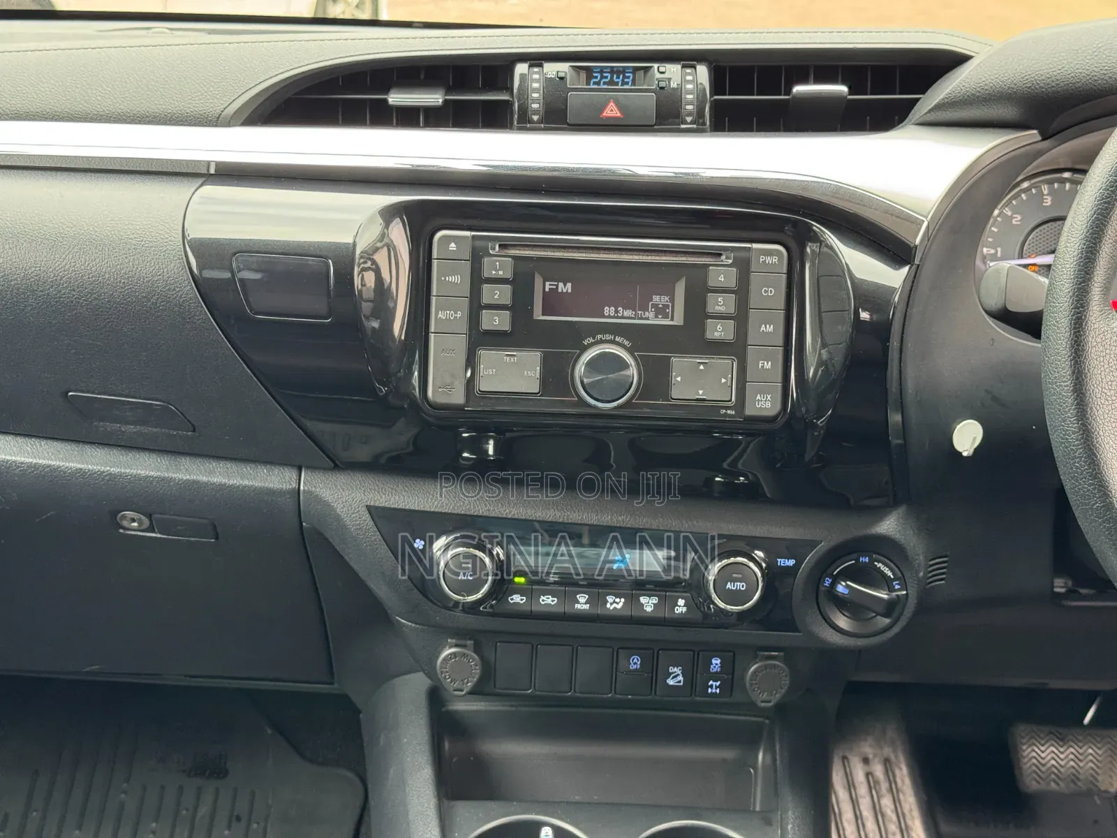 Toyota Hilux 2020 Silver