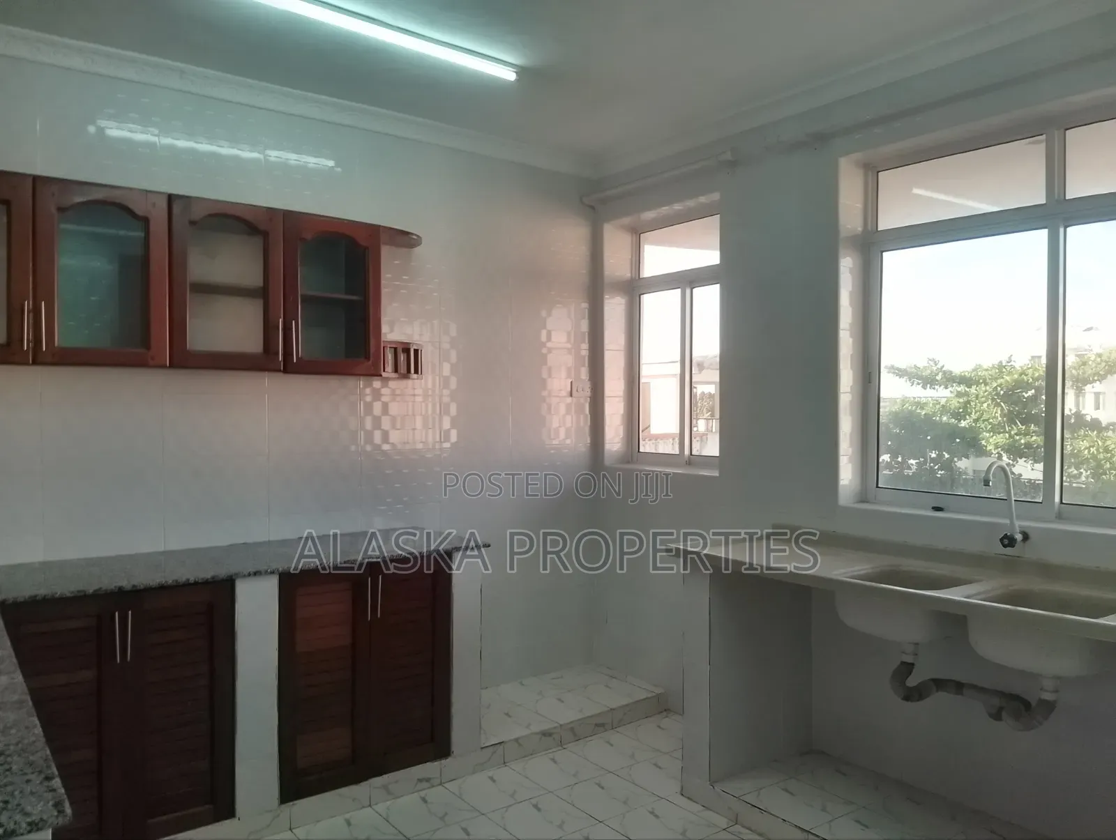 3bdrm Apartment in Mogadishu Estate, Nyali Mkomani for rent