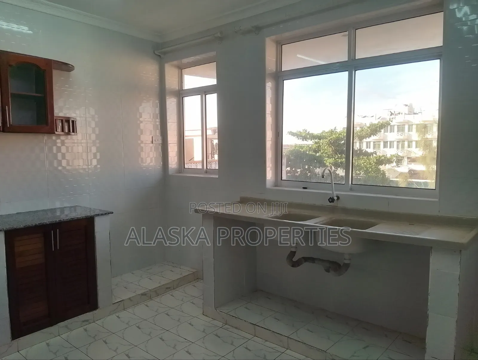 3bdrm Apartment in Mogadishu Estate, Nyali Mkomani for rent