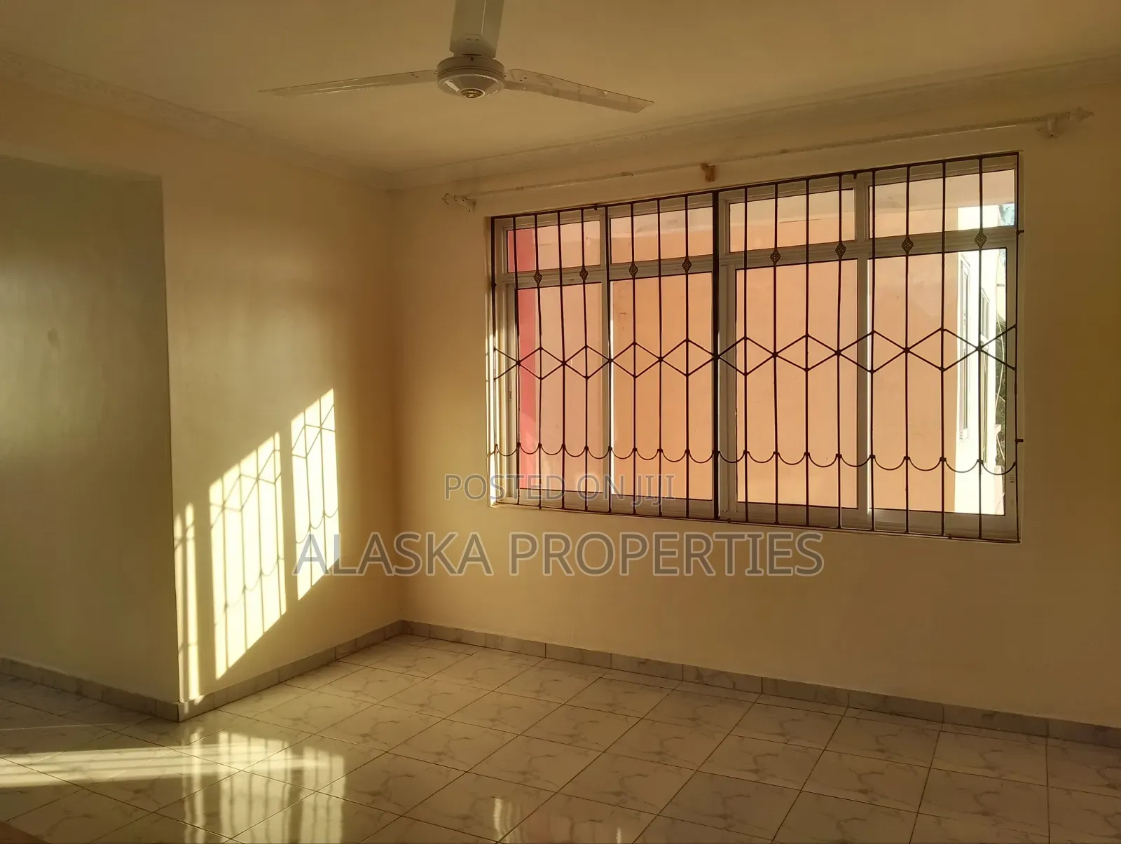 3bdrm Apartment in Mogadishu Estate, Nyali Mkomani for rent