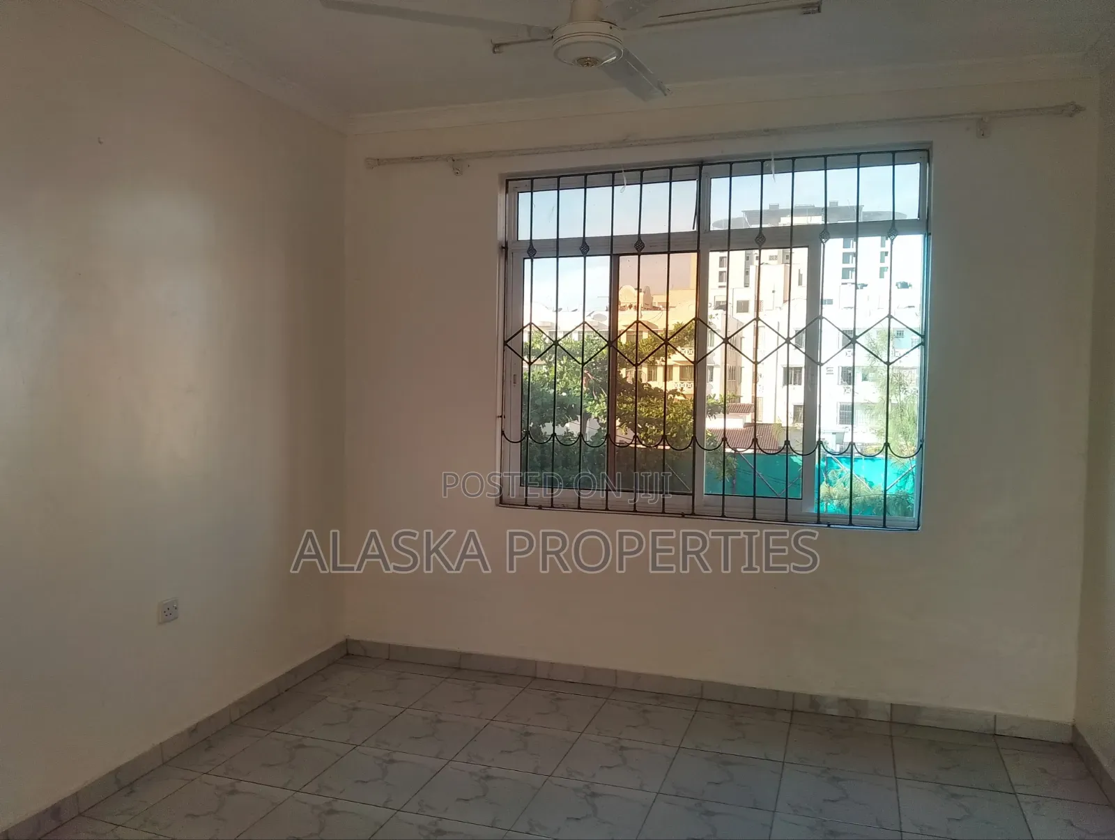 3bdrm Apartment in Mogadishu Estate, Nyali Mkomani for rent