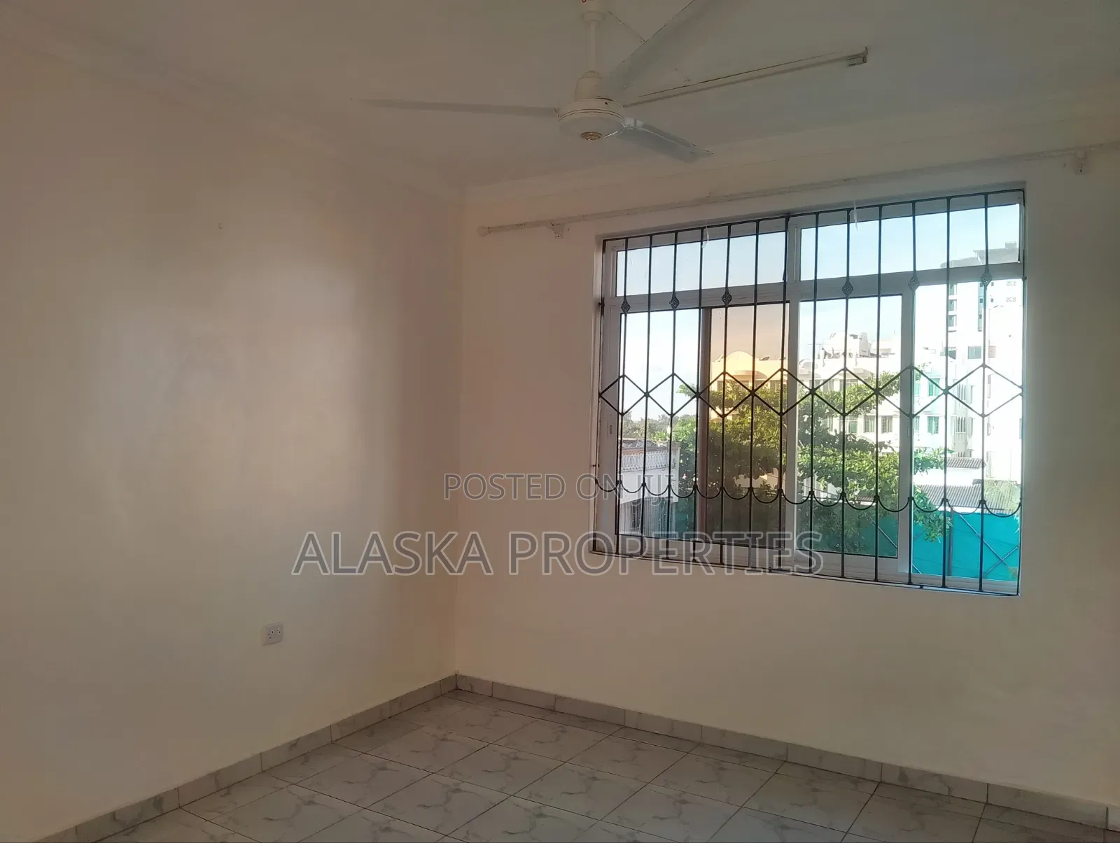 3bdrm Apartment in Mogadishu Estate, Nyali Mkomani for rent