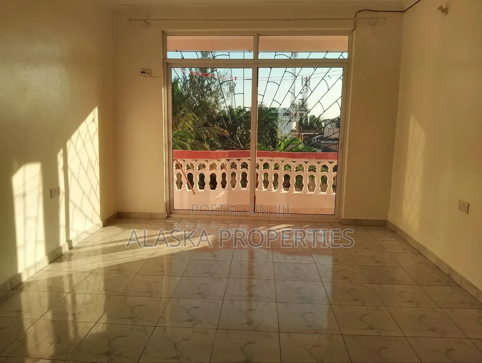 3bdrm Apartment in Mogadishu Estate, Nyali Mkomani for rent
